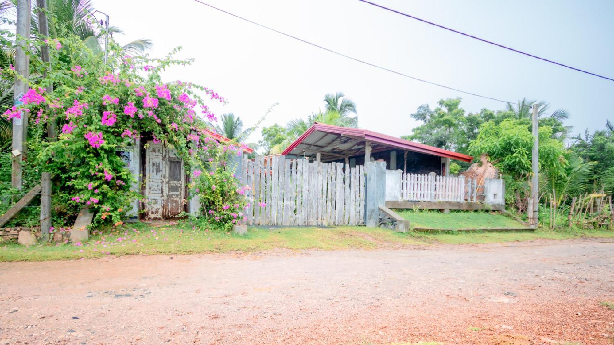 Lake Ibis Tissamaharama Exterior photo